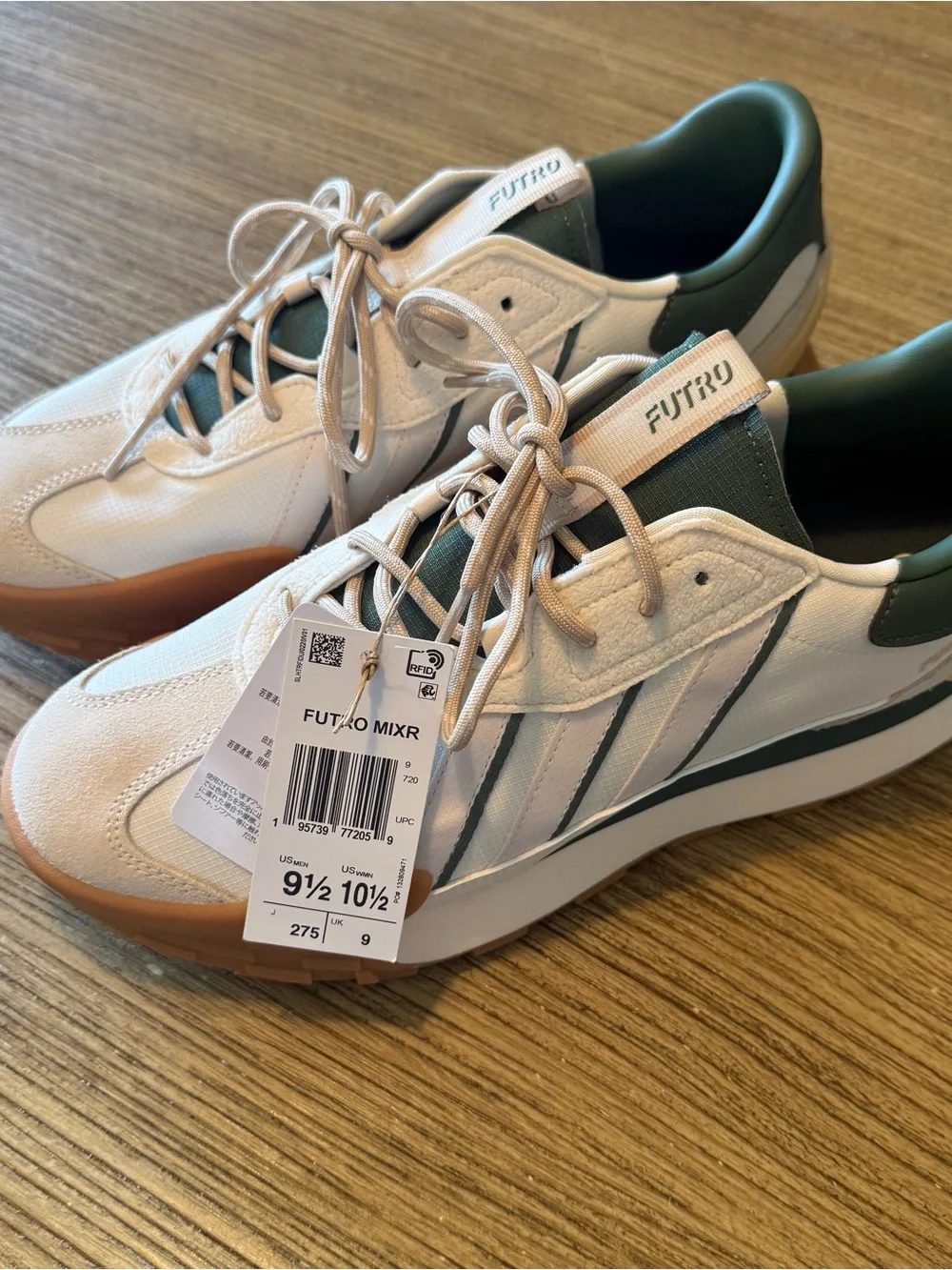 Adidas FUTRO MIXR Men’s/Women’s Low-Top Sneakers with Gum Sole